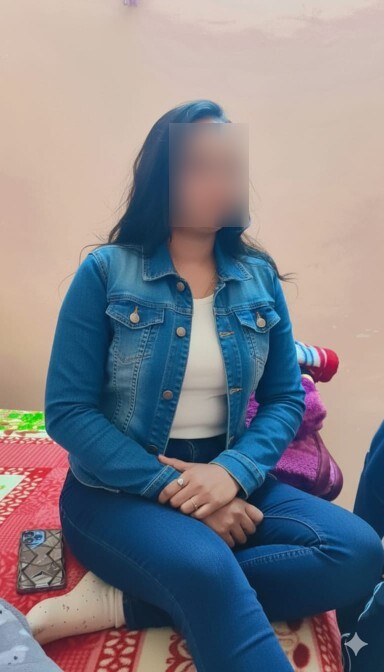 Sexy call girl in Dehradun posing confidently